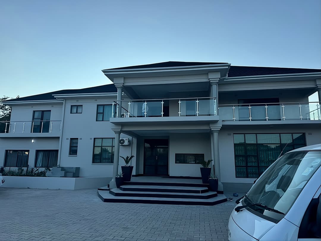 Luxury Apartments — Pool & Amenities